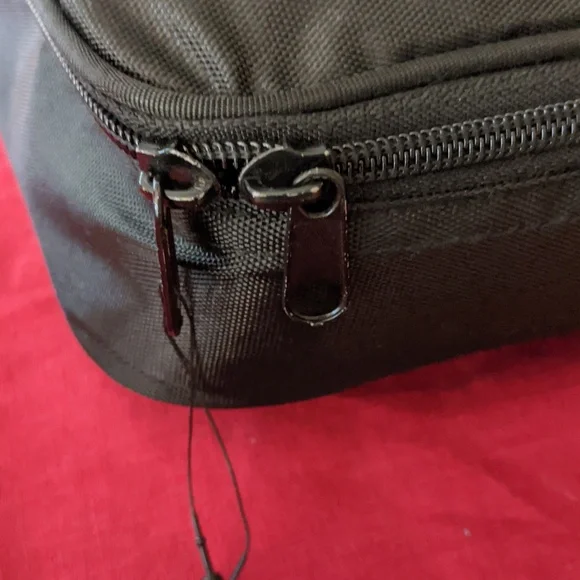 Perry Ellis America Travel Pouch Case Lined Double Zip Interior Pocket New Rare - Picture 8 of 8